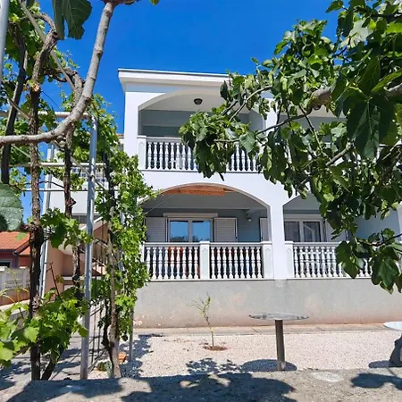 Granda Tolic Pensjonat Biograd Na Moru