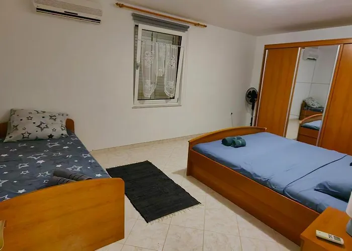 Granda Tolic Biograd Na Moru