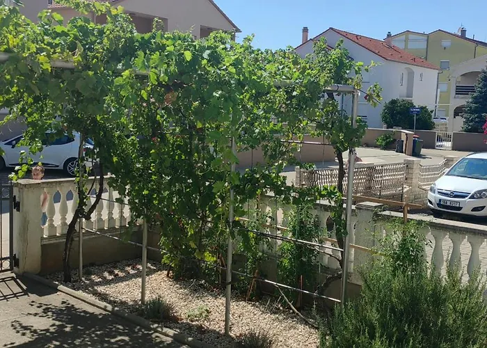 Pensjonat Granda Tolic Biograd Na Moru