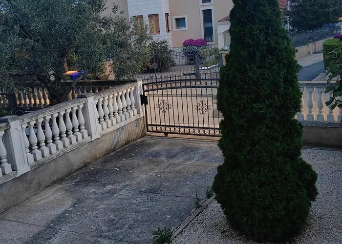 Pensjonat Granda Tolic Biograd Na Moru