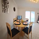 Granda Tolic בית הארחה ביוגראד נה מורו