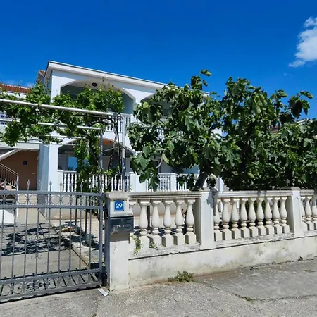 בית הארחה Granda Tolic